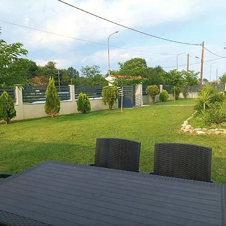 Tzekos Apartman Sztavrósz